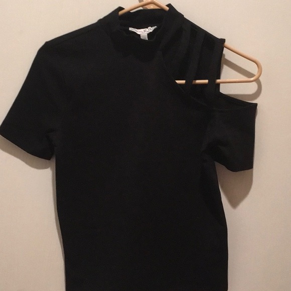 TOP BY EXPRESS ONE ELEVEN CUT OUT&COLD SHOULDER SM - Picture 4 of 7